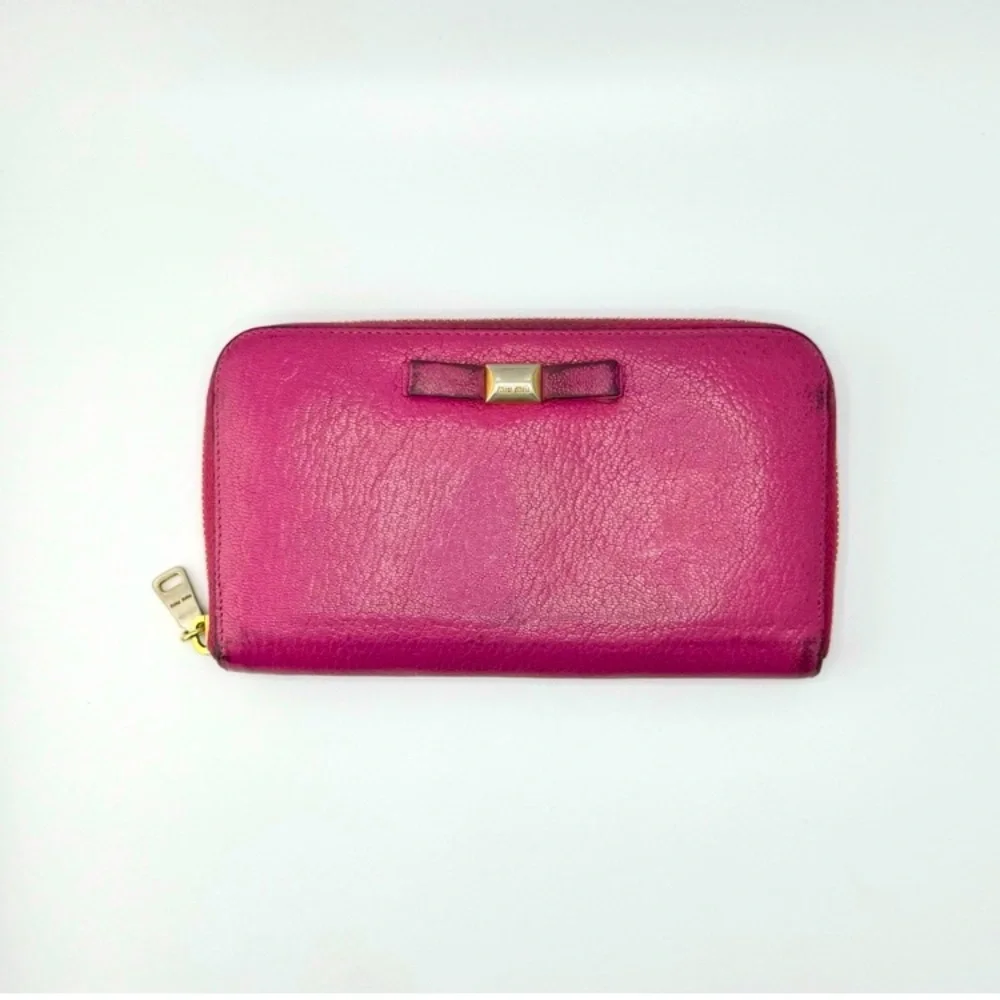 MIU MIU Fuchsia Wallet, GUC